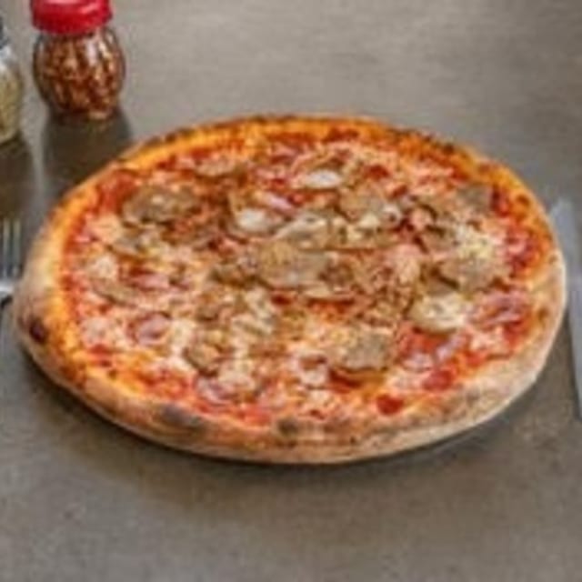 12" Meatlover.